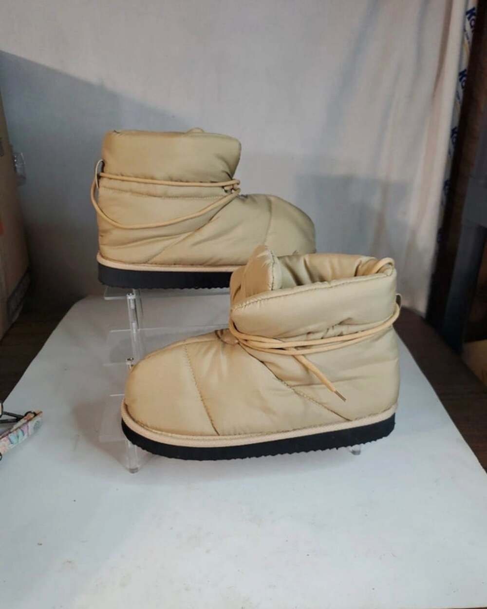 Puffy Snow Boots Size 6 Beige Quilted Ankle Booties NWT